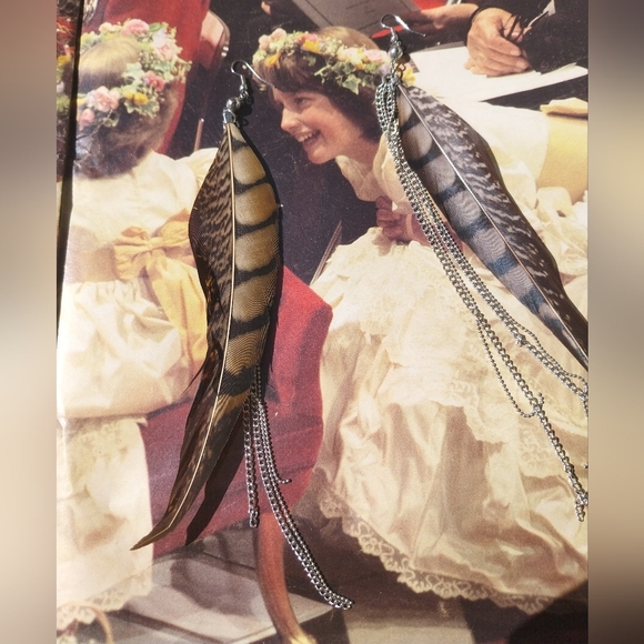 Earrings with Silver Chain - Picture 9 of 9